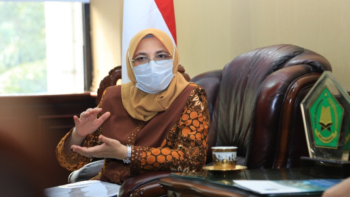 Rektor UIN Syarif Hidayatullah Amany Lubis