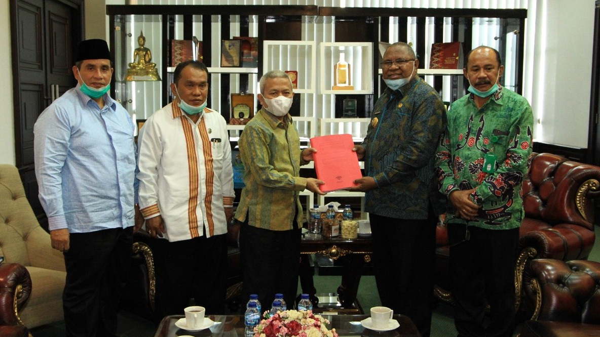 Sekjen Kemenag Nizar menerima usulan pendirian  Madrasah Aliyah Kejuruan (MAK) di Kabupaten Sorong Selatan