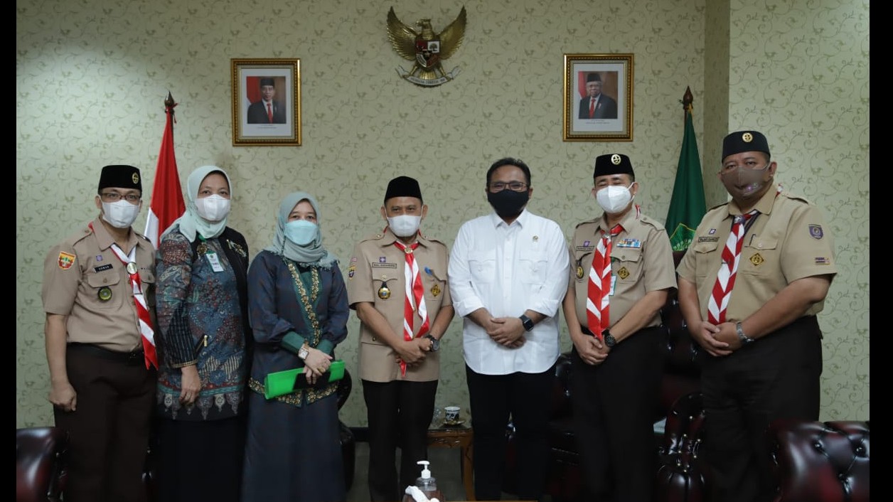Menteri Agama bersama Rektor UIN Palembang dan Panitia Perkemahan Wirakarya