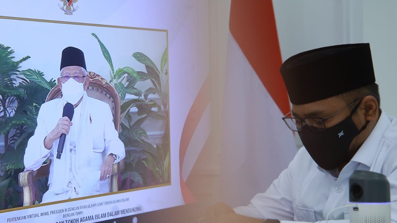 Menteri Agama Yaqut Cholil Qoumas mendampingi Wapres dalam pertemuan virtual bersama ulama dan tokoh agama Islam