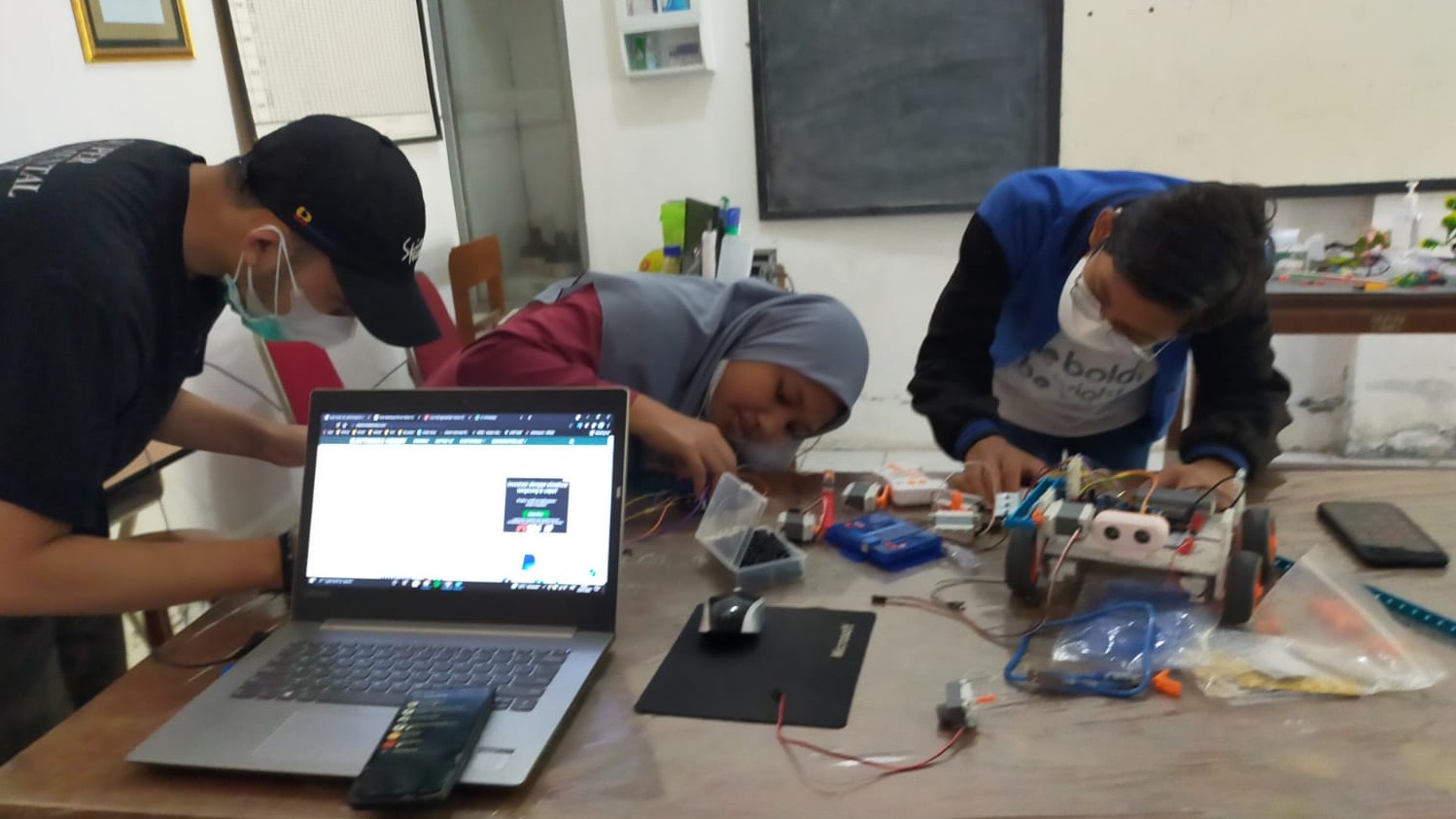 Tim Robotik MAN 1 Kota Semarang