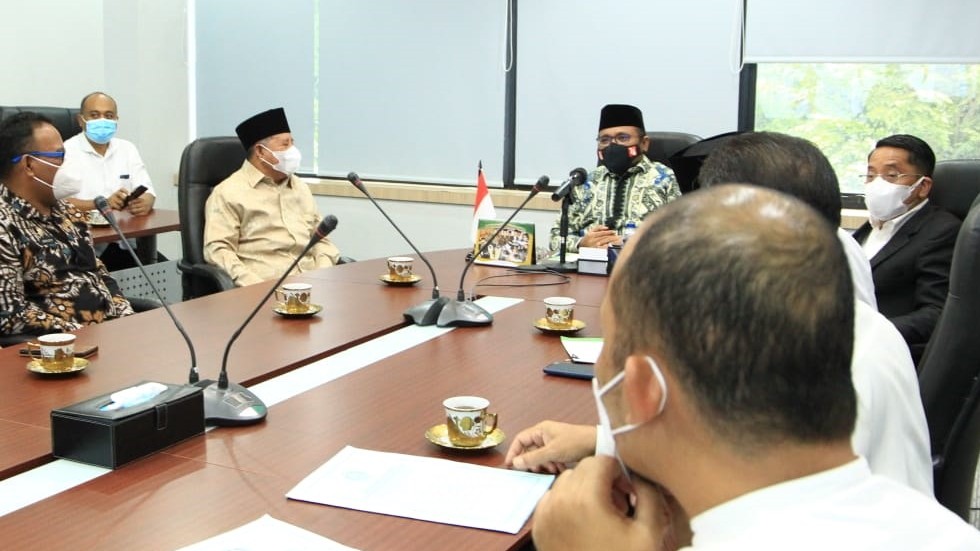 Menag bersama Gubernur Maluku Utara  KH.Abdul Ghani Kasuba