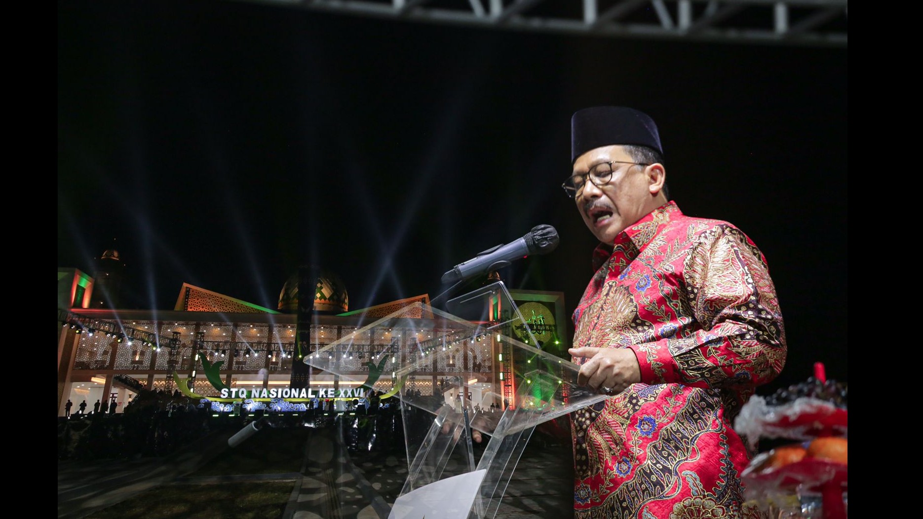 Wamenag Zainut Tauhid Sa'adi menyampaikan samburan pada Penutupan STQH Nasional ke-26, Jumat (22/10/2021)