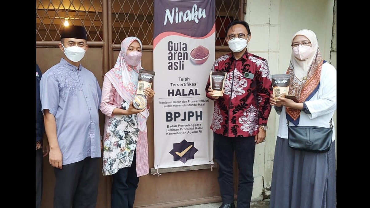 Kepala BPJPH tinjau pelaku UMK peserta fasilitasi sertifikasi halal di Padang