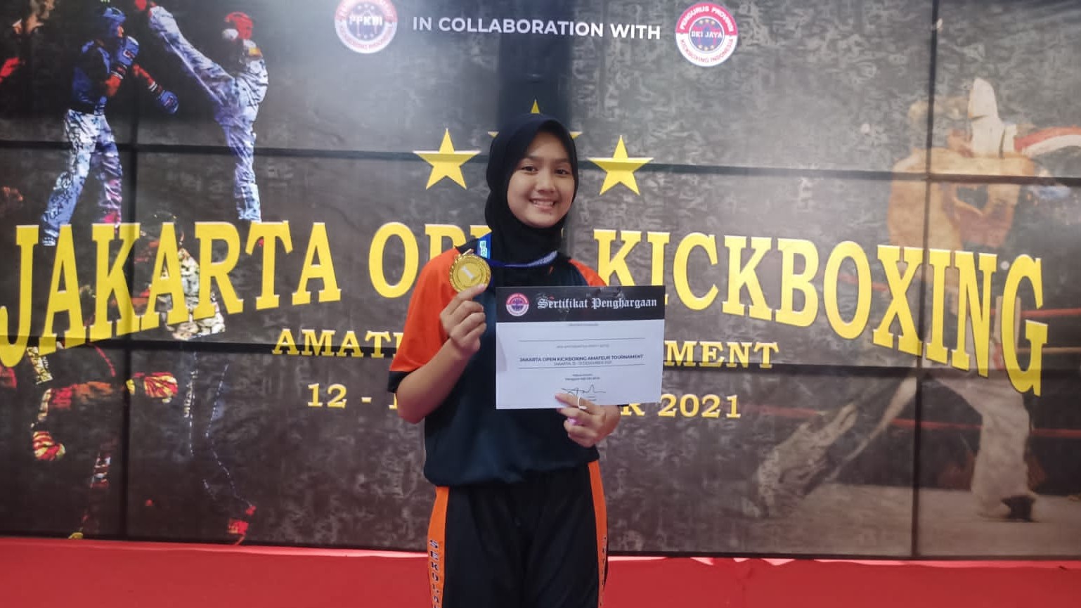 Cantika Oktalianiz, siswi kelas VII E MTsN Bantul raih medali emas Jakarta Open Kickboxing Amateur Tournament