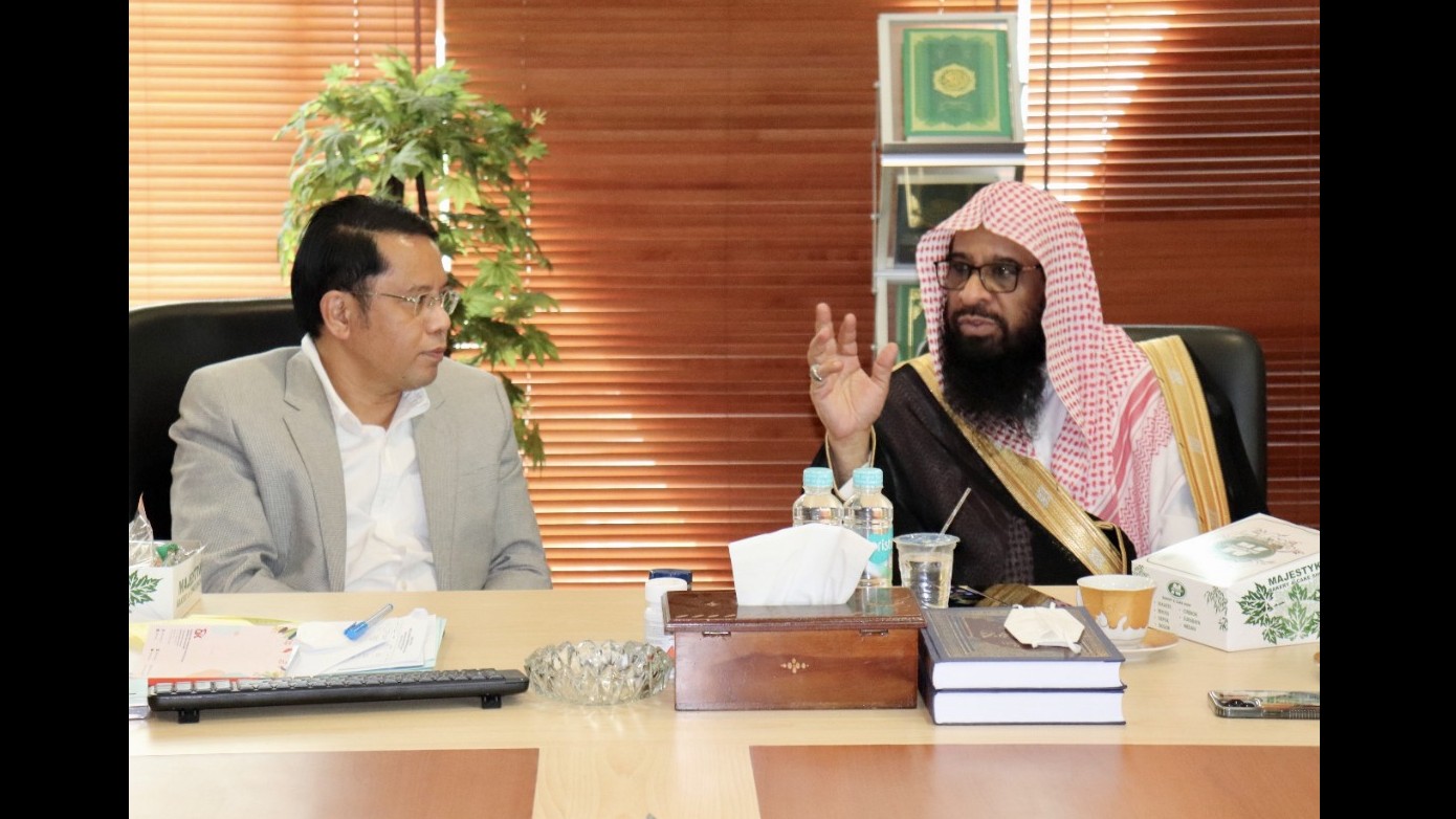 Dirjen Bimas Islam Kemenag RI bersama Atase Keagamaan Saudi