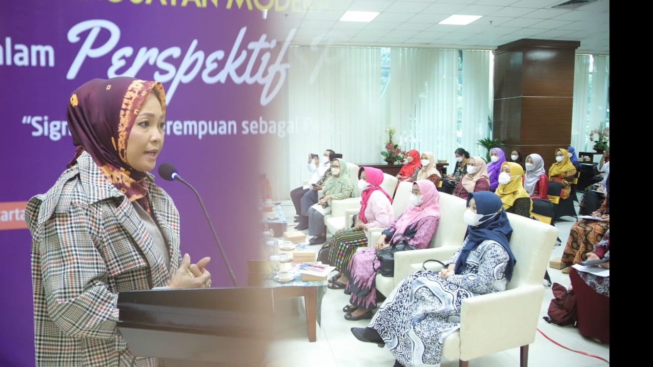 Penasehat DWP Eny Retno Yaqut Saat Hadir Pada Seminar Penguatan Moderasi Beragama
