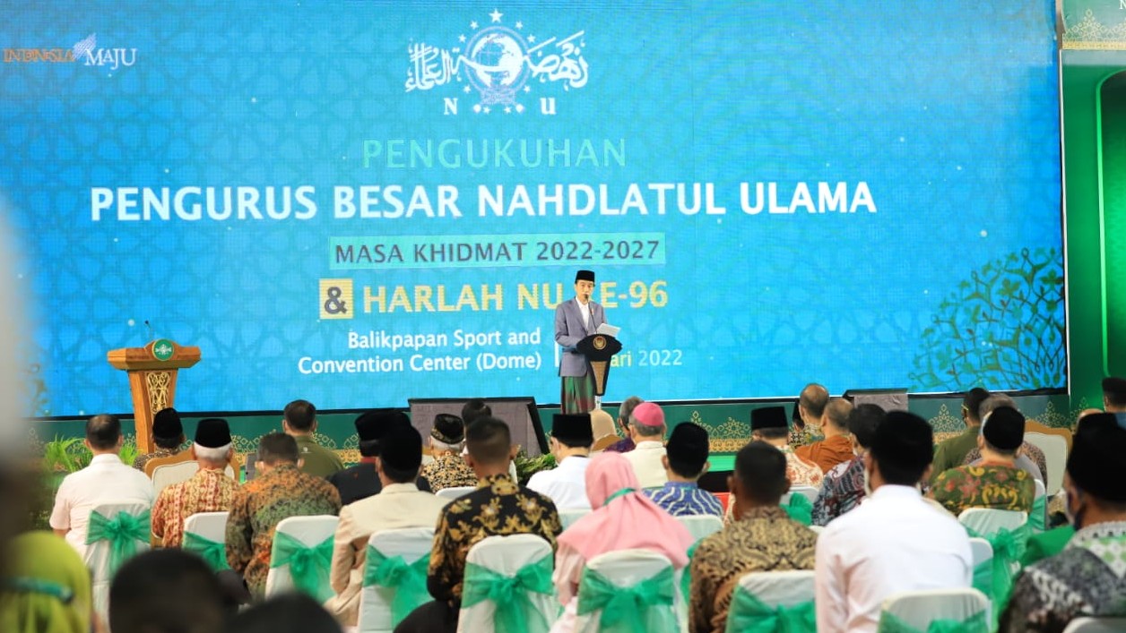 Presiden Joko Widodo menyampaikan sambutan di Pengukuhan PBNU di Kota Balikpapan
