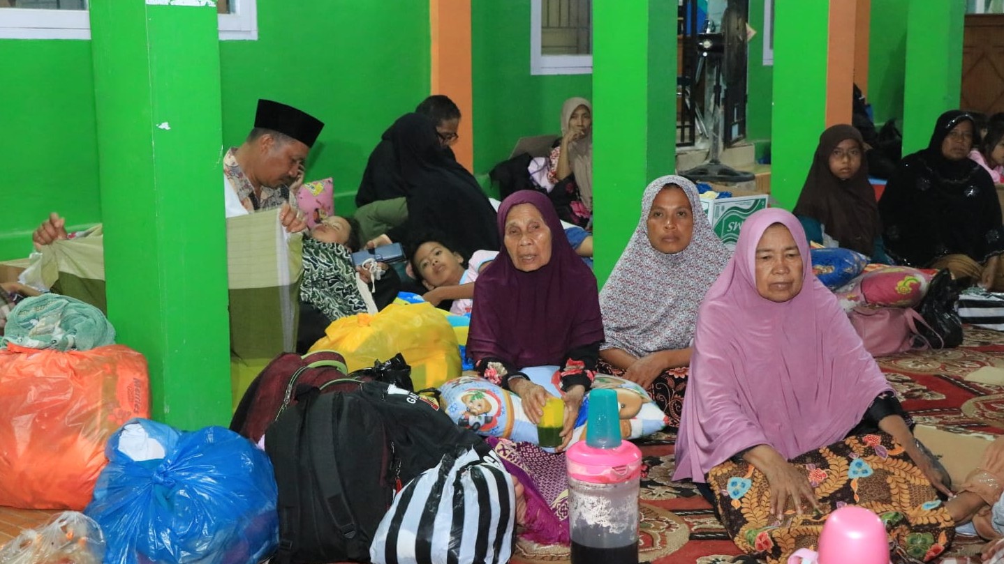 Penyintas Gempa tinggal sementara di Posko Pengungsian Kemenag Pasaman Barat
