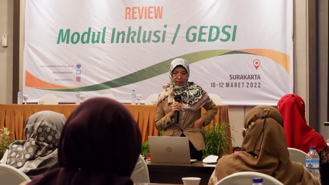 Review pedoman pelaksanaan implementasi gender equlity dan sosial inklusif di madrasah