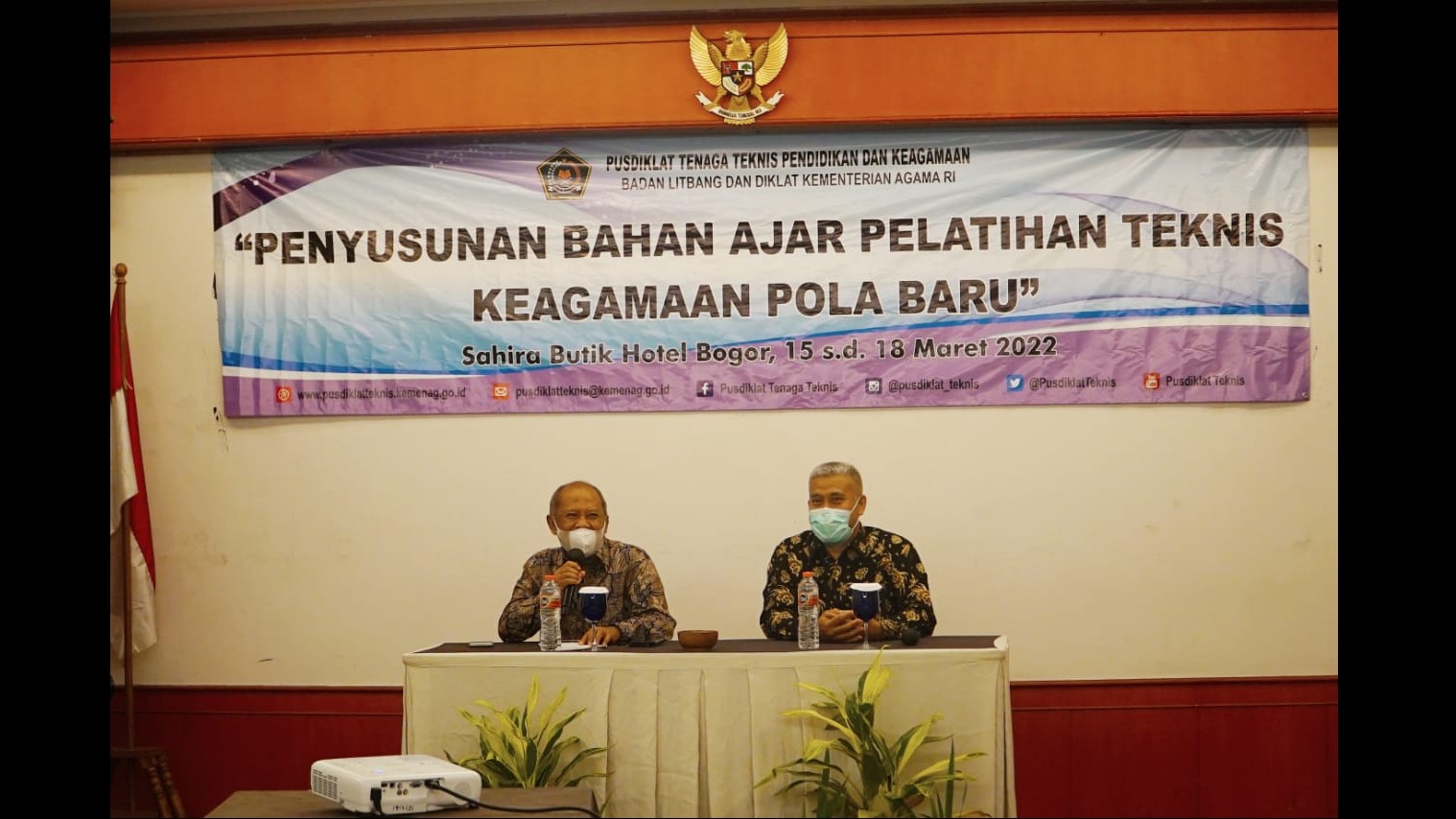 Kapusdiklat Teknis Pendidikan dan Keagamaan Kemenag Imam Safe'i (sebelah kiri) menyampaikan sambutan, di Bogor, Kamis (17/3/2022)