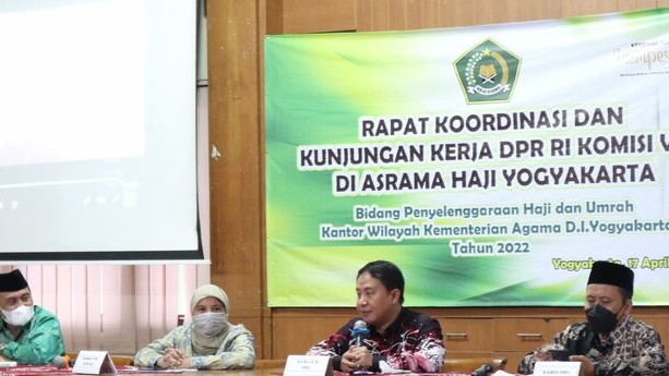 Dirjen PHU Hilman Latief saat mendampingi Anggota Komisi VIII DPR RI di Asrama Haji Yogyakarta