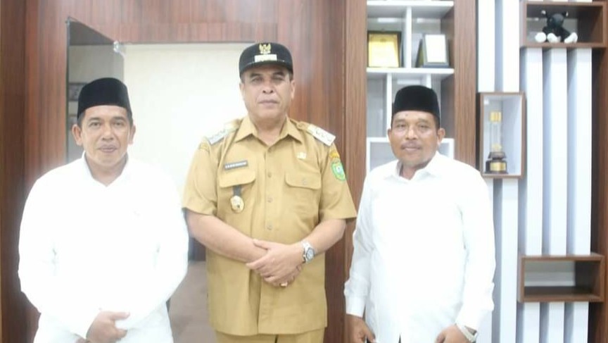 Ketua STAIN Madina saat bersilaturahim dengan Bupati Madina Muhammad Jafar Sukhairi Nasution