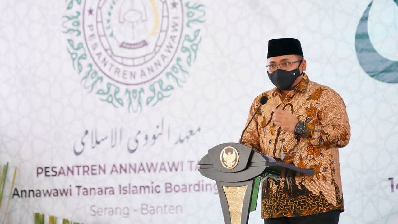 Menteri Agama Republik Indonesia Yaqut Cholil Qoumas Menag saat menghadiri Haul Syekh Nawawi Al-Bantani yang ke 129, di Pesantren Al-Nawai Tanara, Ser