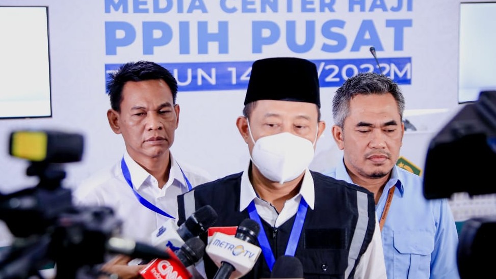 Kepala Biro Humas, Data dan Informasi, Akhmad Fauzin (berpeci) saat ditemui awak media di MCH, Jakarta