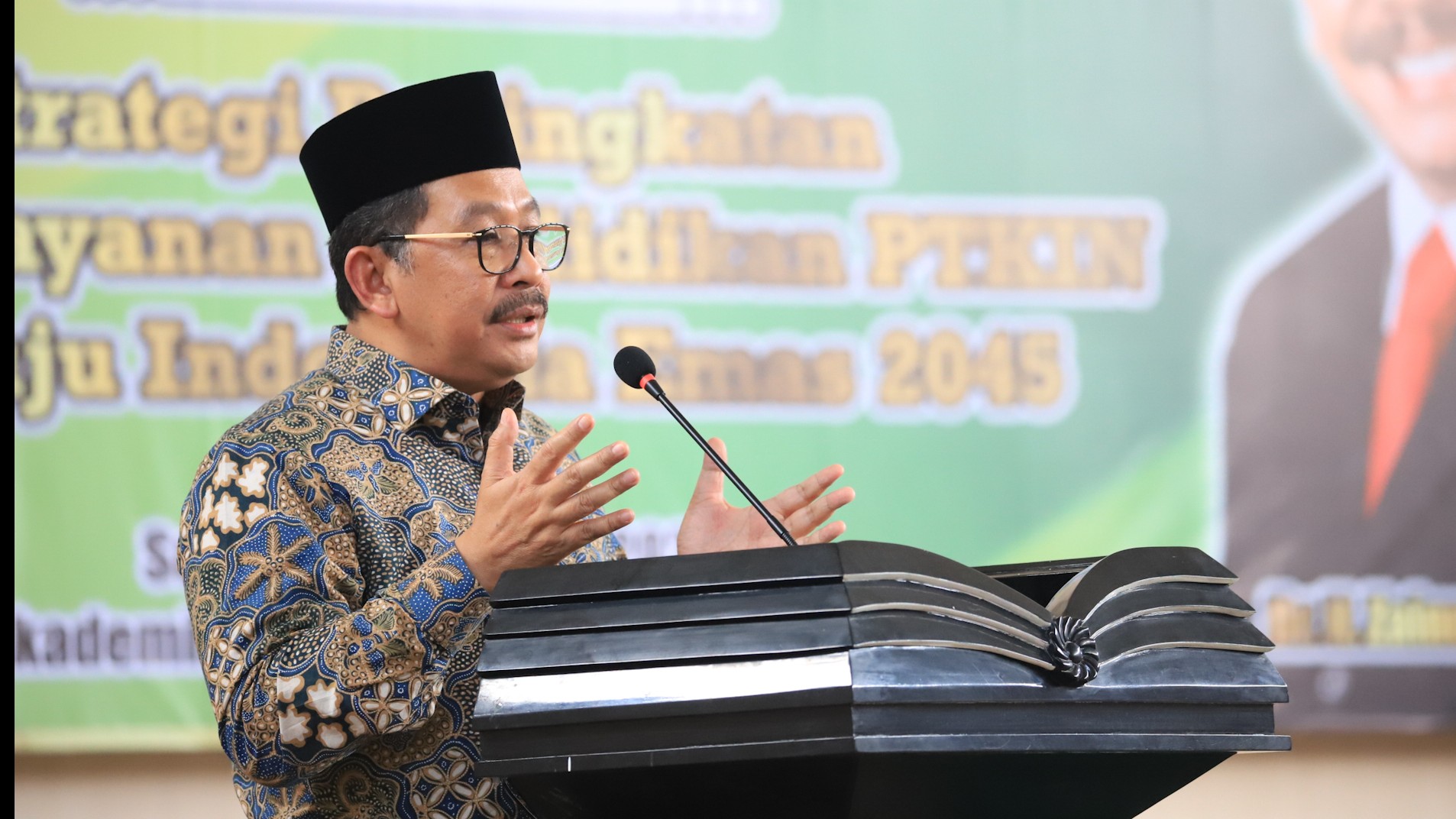 Wamenag beri Public Lecture kepada sivitas akademika UIN Raden Mas Said Surakarta