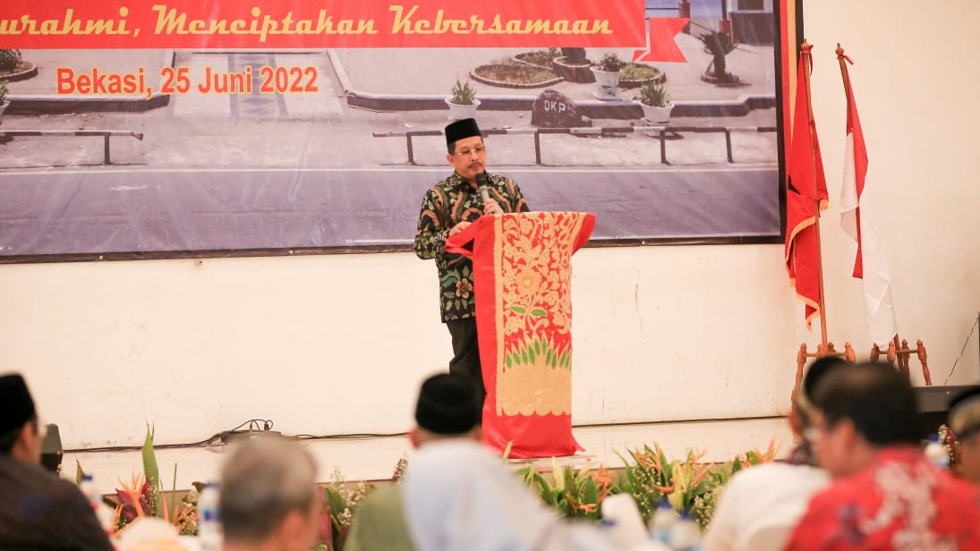 Wakil Menteri Agama Zainut Tauhid Sa'adi di Halal bi Halal masyarakat Kota Padang di Bekasi