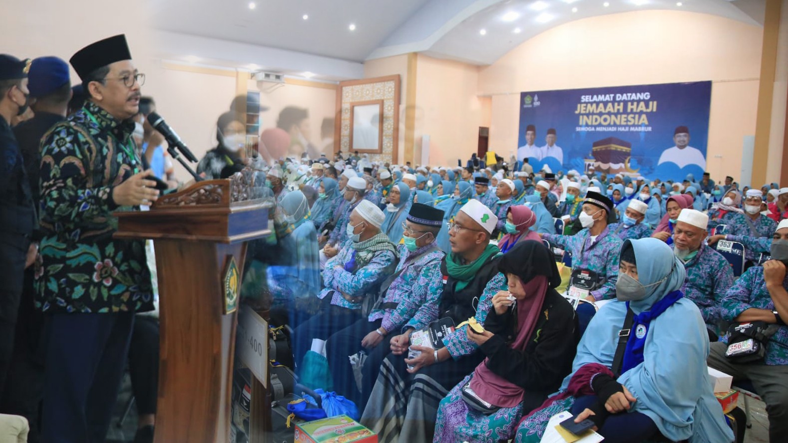 Wakil Menteri Agama sambut kedatangan 388 jemaah haji Indonesia di Debarkasi Medan