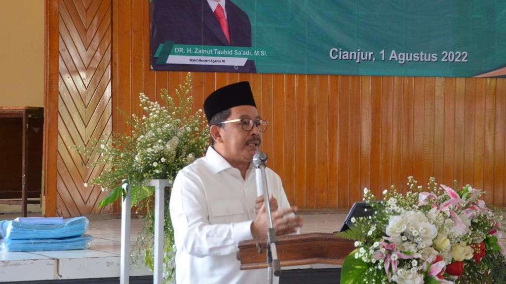 Wakil Menteri Agama Zainut Tauhid Sa'adi saat memberikan arahan di Kankemenag Cianjur