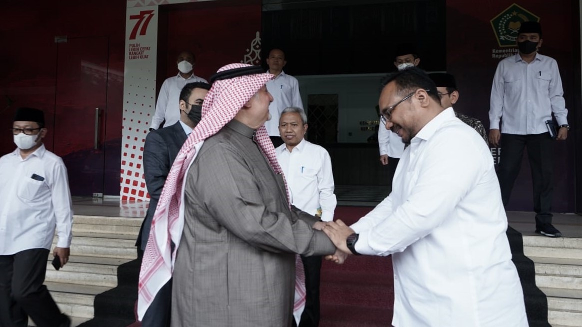 Menag Yaqut Cholil Qoumas terima kunjungan Duta Besar Kerajaan Arab Saudi Syekh Essam bin Abed Al-Taqafi di Kantor Kemenag