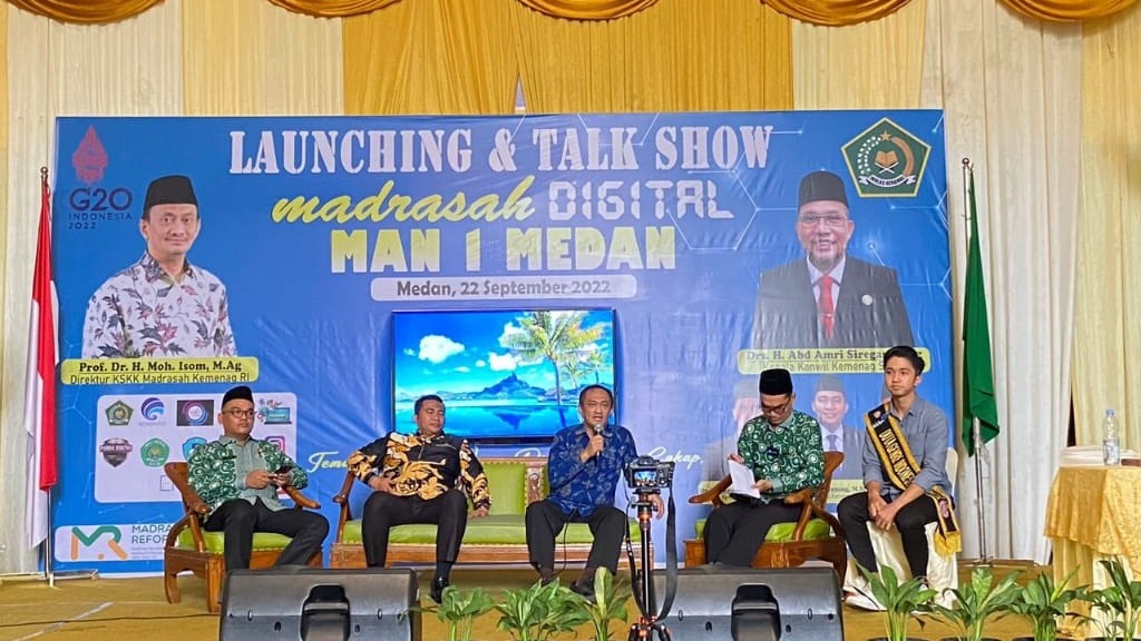 Direktur KSKK Madrasah Kemenag Moh.Isom Yusqi saat launching madrasah digital MAN 1 Medan