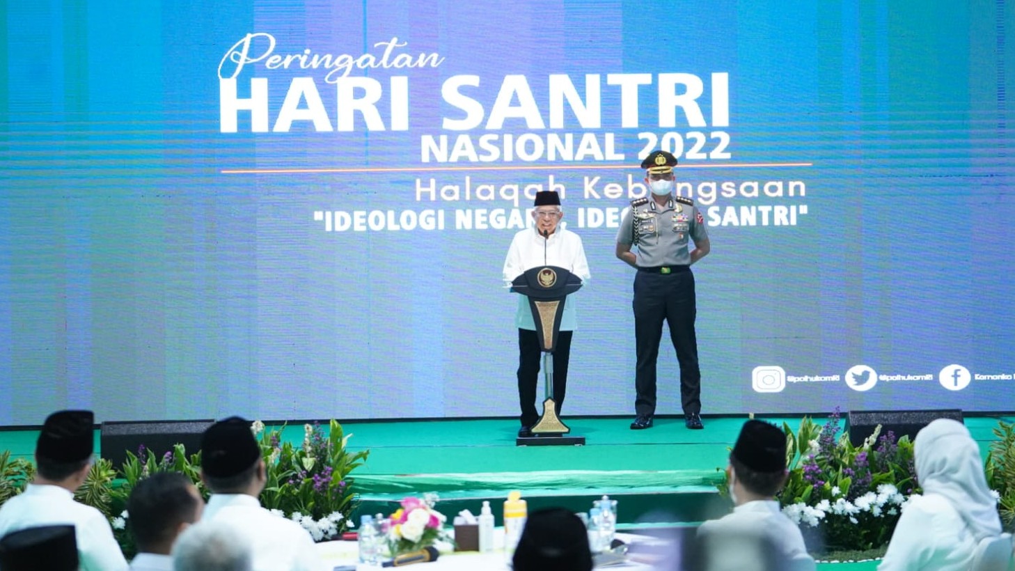 Wapres Ma'ruf Amin menyampaikan sambutan pada Peringatan Hari Santri 2022 di Kemenkopolhukam, Jakarta, Jumat (21/10/2022)