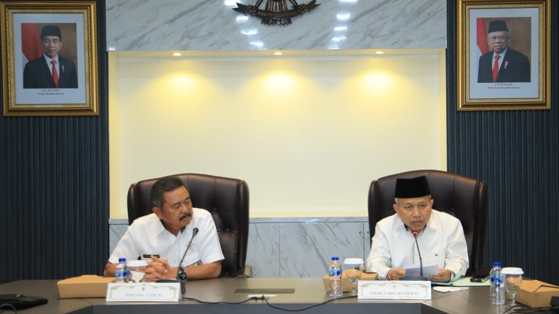 Sekjen Kemenag Nizar memberikan sambutan dalam acara Entry Meeting Pemeriksaan Interim LKKA Tahun 2022, Jakarta, Senin (14/11/2022).