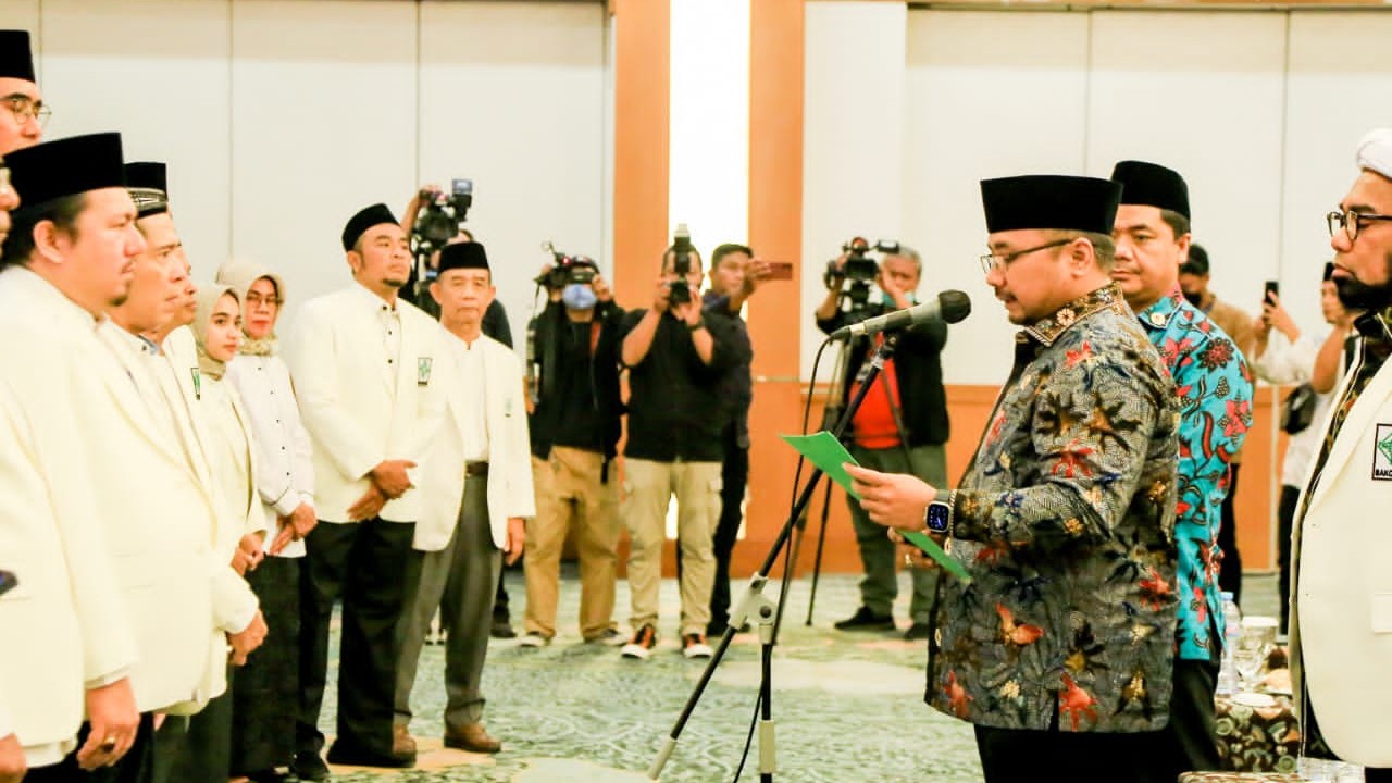 Gusmen Mengukuhkan Pengurus Pusat Badan Koordinasi Mubaligh Indonesia Periode 2022-2027