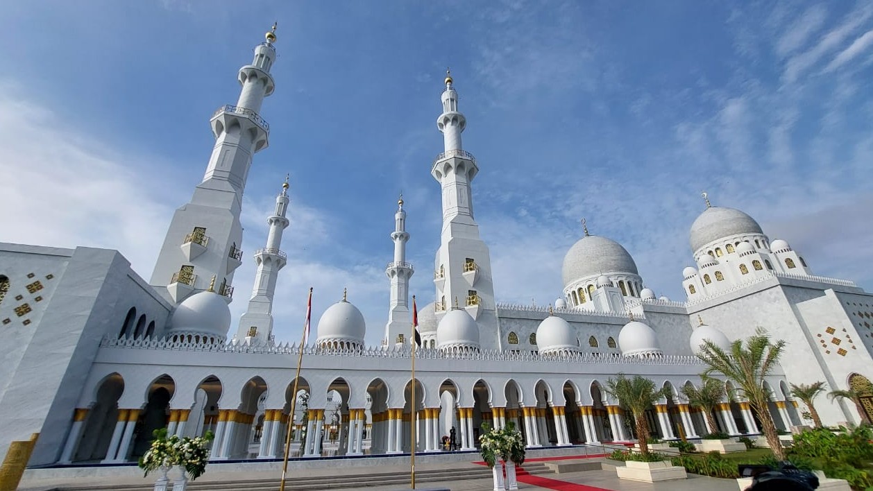 Masjid Raya Sheikh Zayed Solo