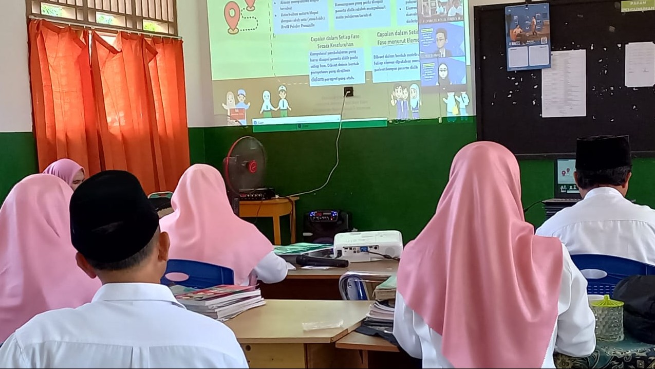 Sosialiasasi dan Bimtek Implementasi Kurikulum Merdeka Guru Madrasah