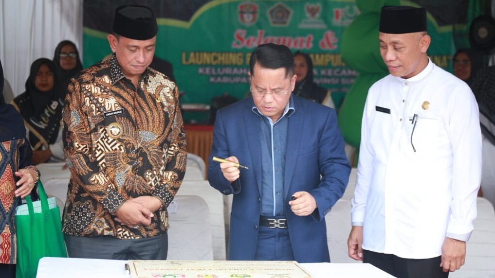 Dirjen Bimas Islam Kamaruddin Amin resmikan Kampung Zakat di Wajo, Sulsel