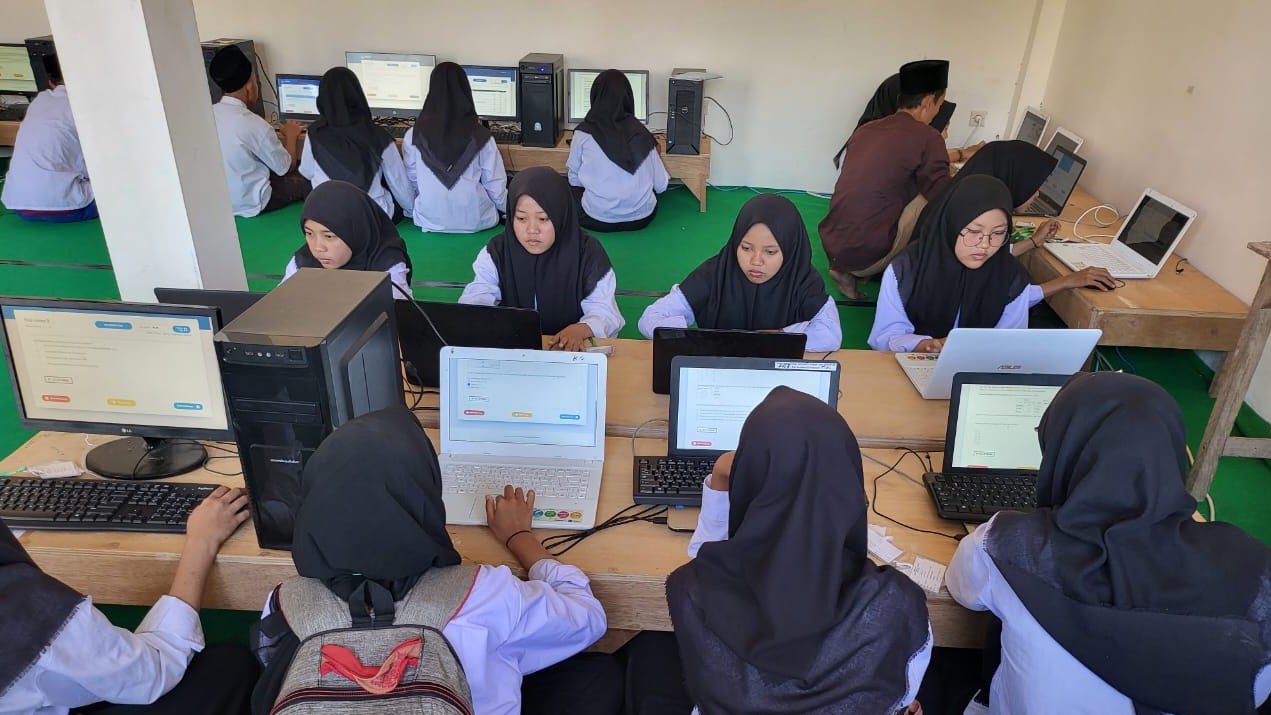 Santri Pesantren Salafiyah peserta Pendidikan Kesetaraan