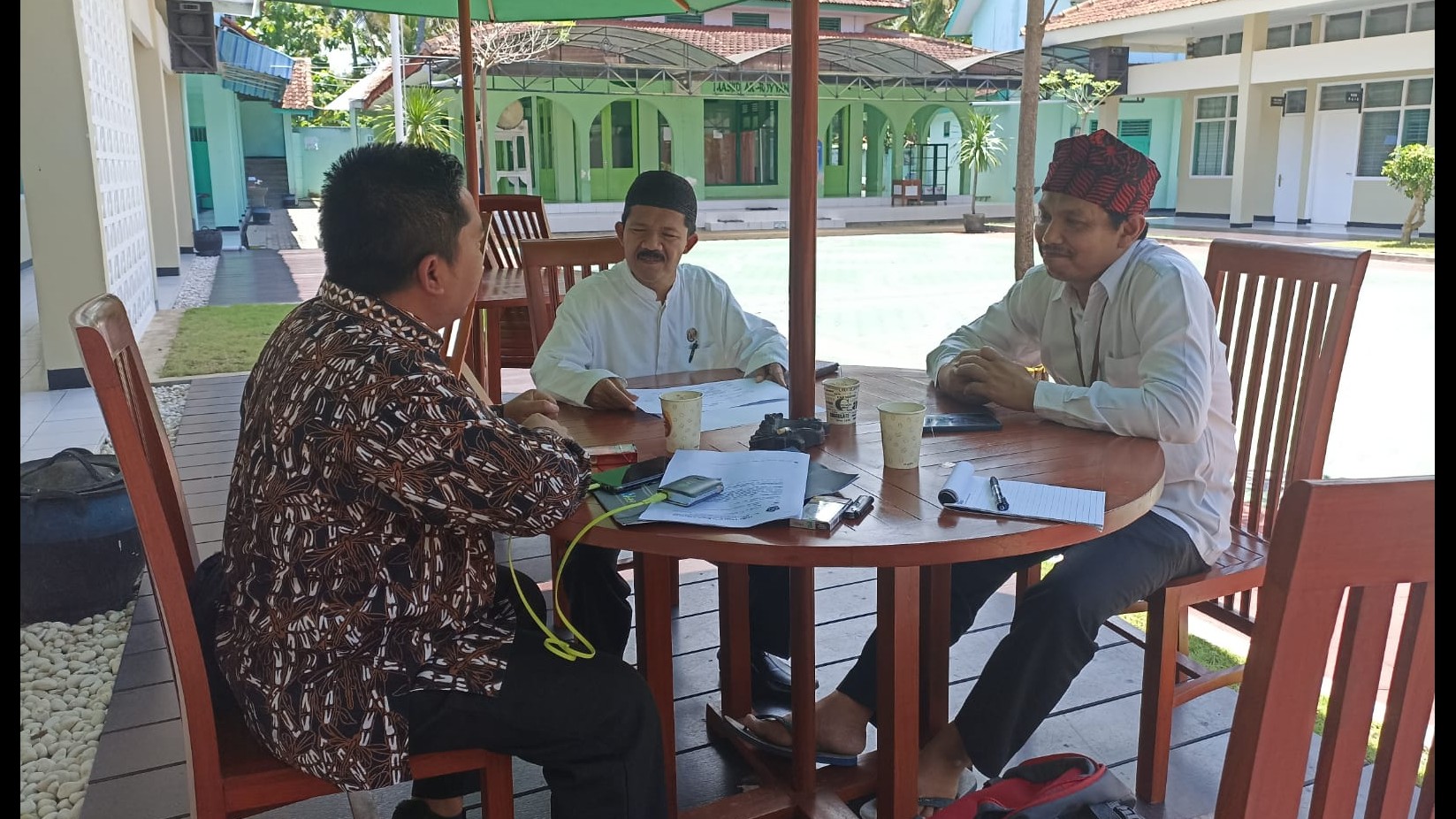 Petugas BLA Semarang melakukan wawancara dalam rangka Pengukuran Efektifitas KUA Revitalisasi