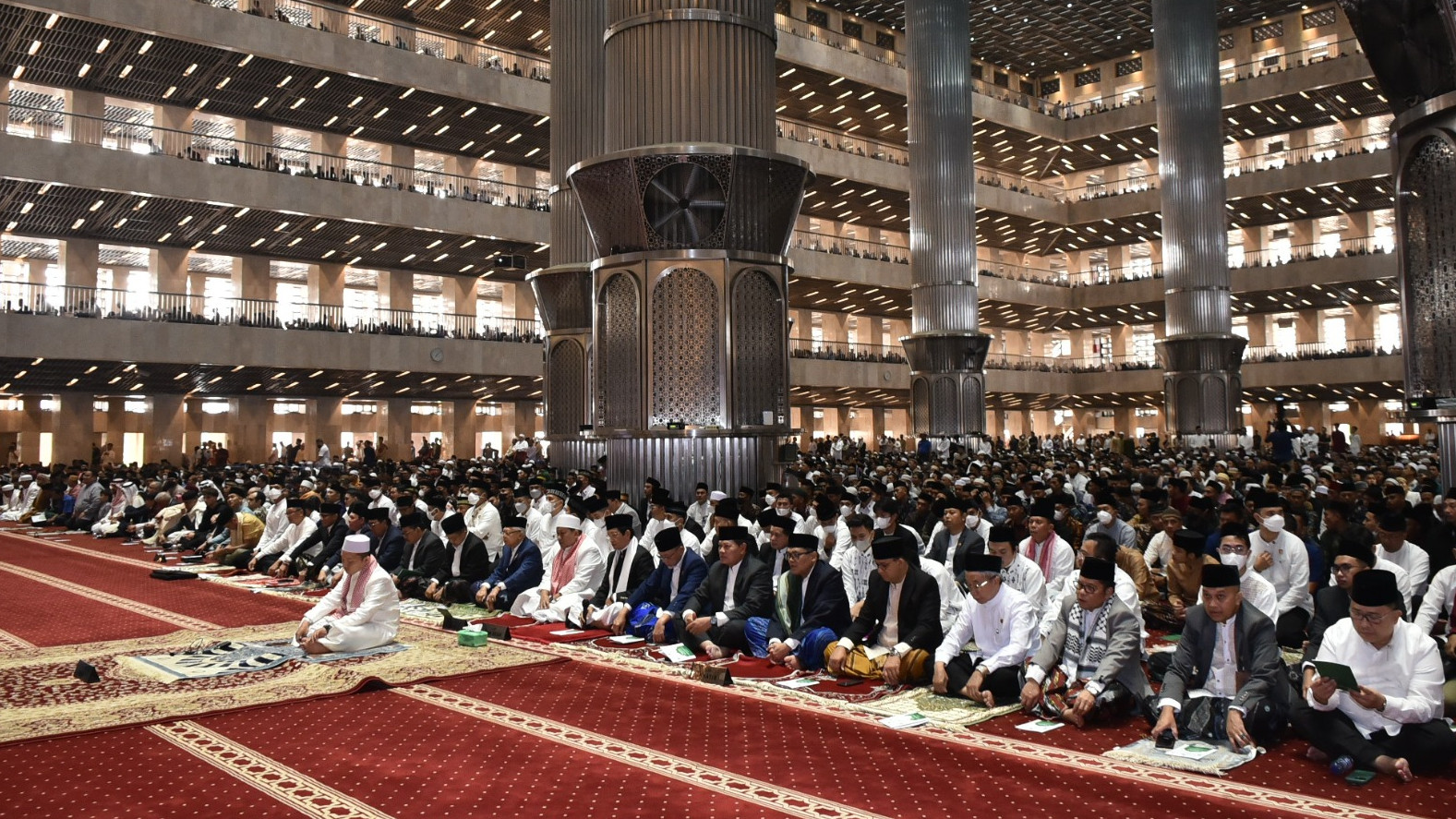 Gelar Sholat Idul Fitri 2023, 200 Ribu Lebih Jemaah Penuhi Masjid Istiqlal