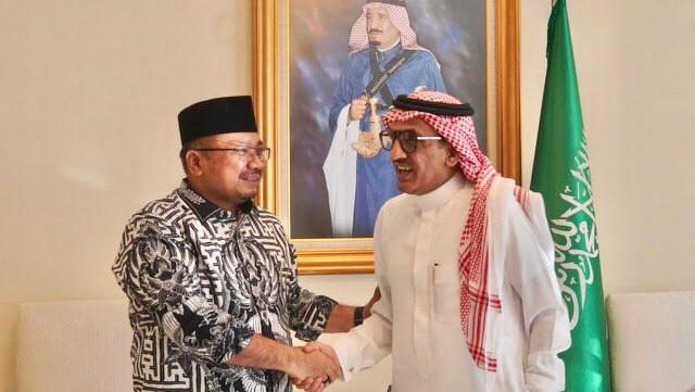 Menag Yaqut saat bertemu Dubes Saudi untuk Indonesia
