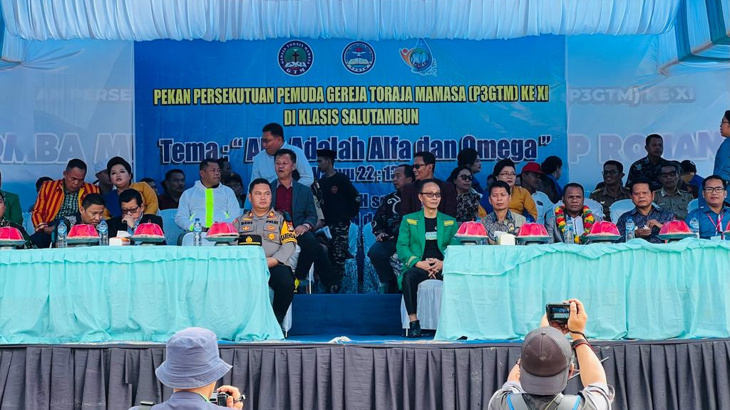Direktur Urusan Agama Kristen Amsal Yowei hadir membuka Pekan Persekutuan Pemuda Gereja Toraja Mamasa (GTM) se-Provinsi Sulawesi Barat