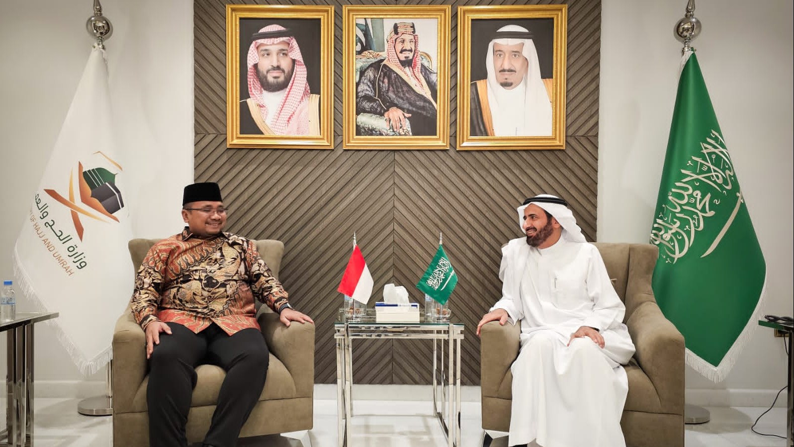 Menag Yaqut Cholil Qoumas bertemu Menhaj Saudi Taufiq F Al Rabiah di Makkah