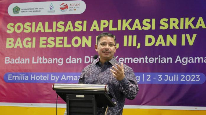 Kepala Balitbang Diklat Suyitno saat menyampaikan arahan pada Sosialisasi Aplikasi Srikandi Bagi Eselon I, II, III, dan IV di Palembang, Minggu (2/7/2023). (Foto: Tim BDK Palembang).