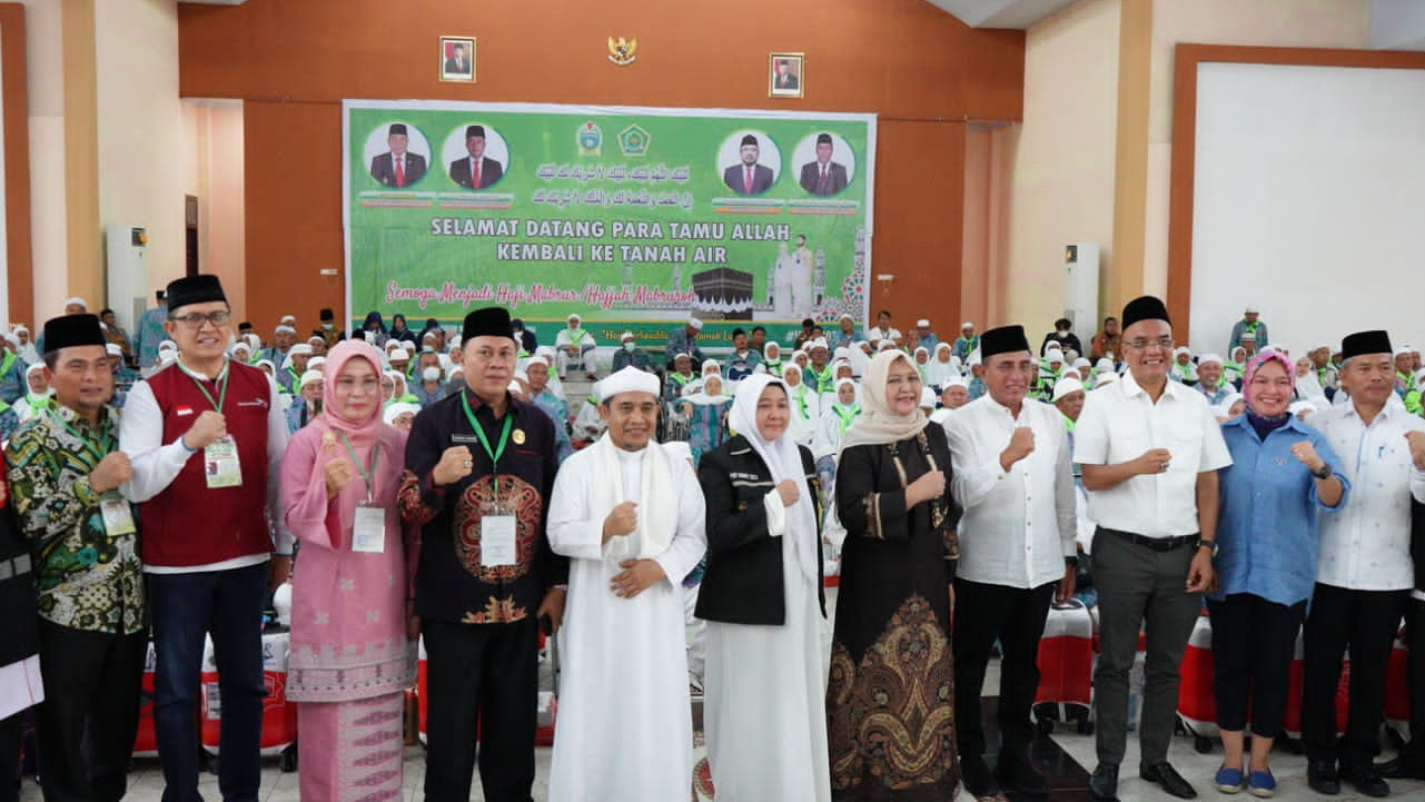 Jemaah haji Drbarkasi KNO Kloter 11 Palas saat berada di Asrama Haji Medan (foto: Humas Kanwil Kemenag Sumut)