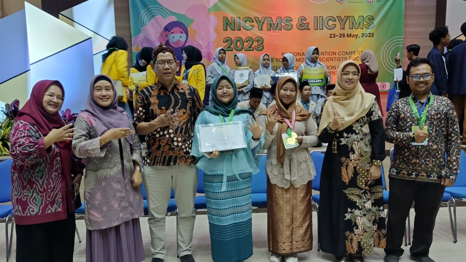 Ayla Zahara Nibras, Siswi Madrasah Aliyah Negeri (MAN) 4 Jakarta raih penghargaan