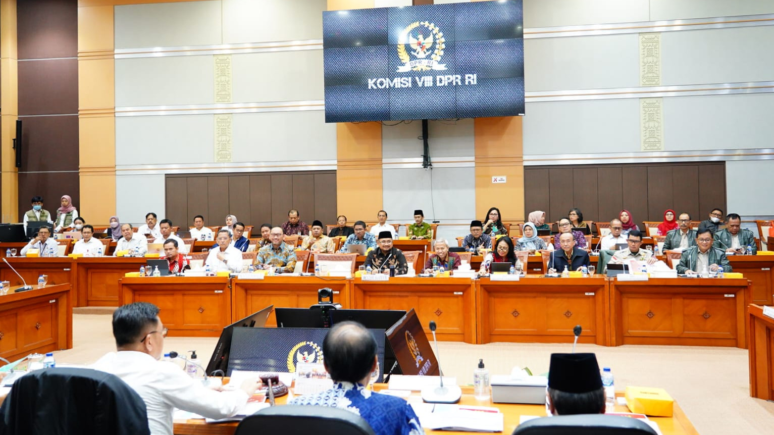 Menag Yaqut Cholil Qoumas saat raker dengan Komisi VIII DPR RI di Jakarta