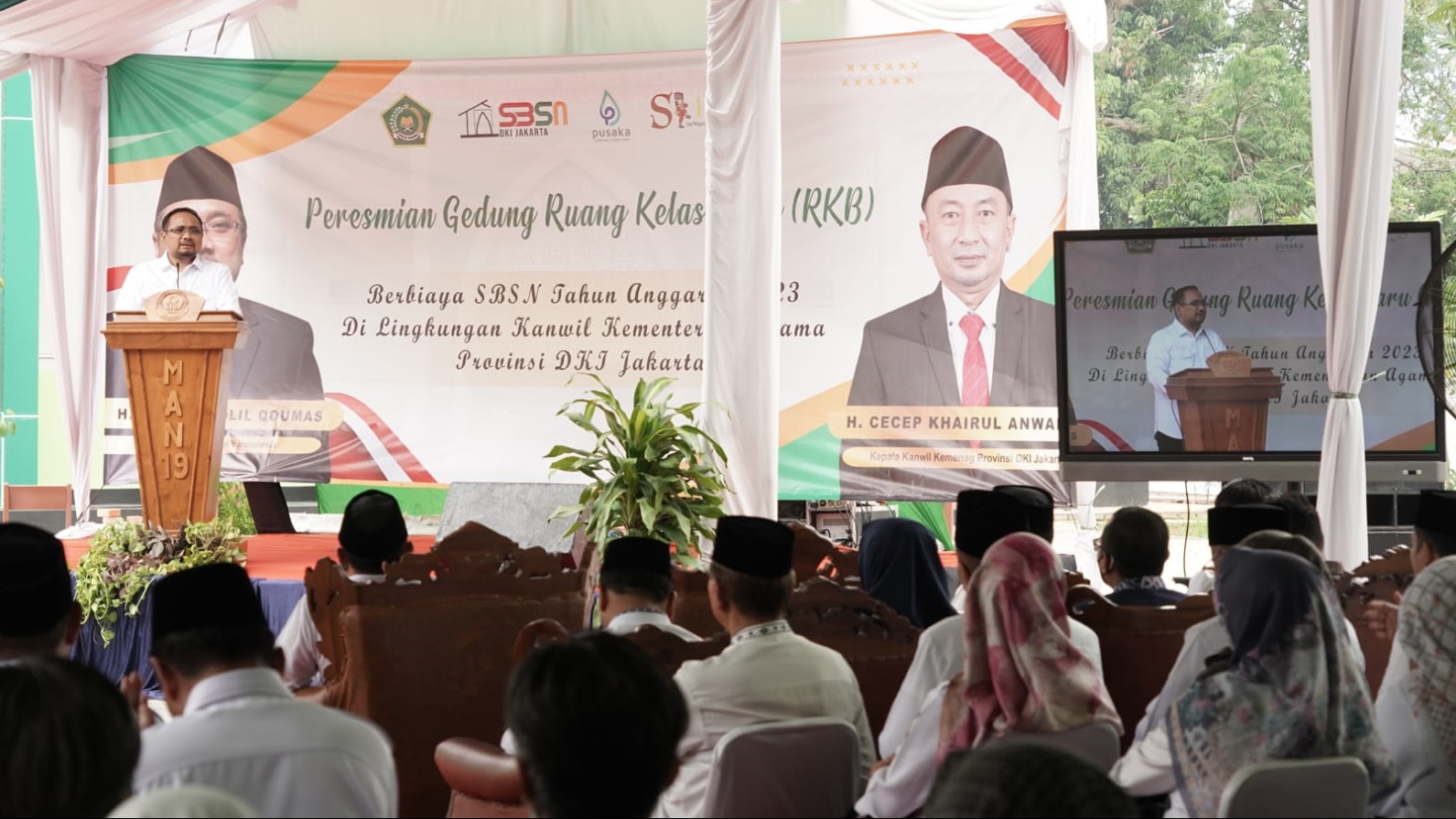 Menag Yaqut meresmikan sejumlah gedung baru madrasah di MAN 19 Jakarta