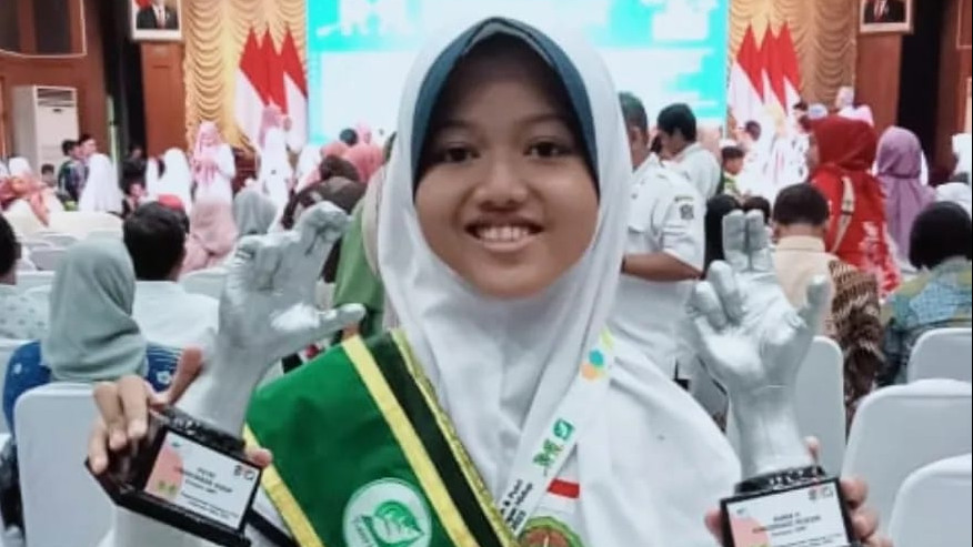 Eveline Anuriyadin, siswi MTsN 3 Kota Surabaya