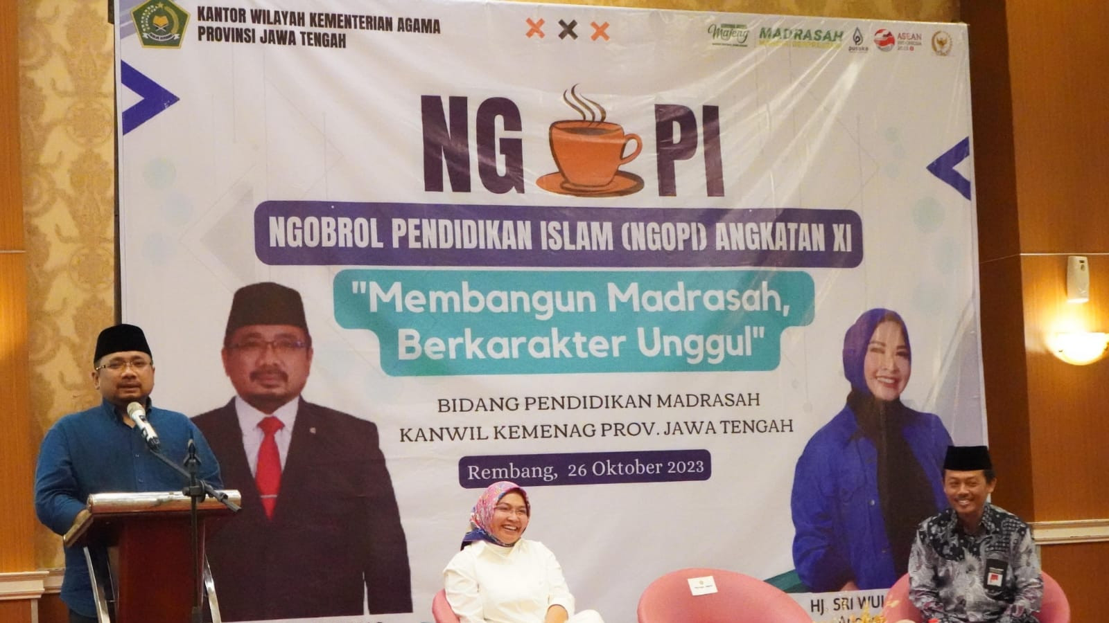 Menag Yaqut Cholil Qoumas menyampaikan arahan dalam Ngobrol Pendidikan Islam di Rembang, Jawa Tengah, Kamis (26/10/2023)