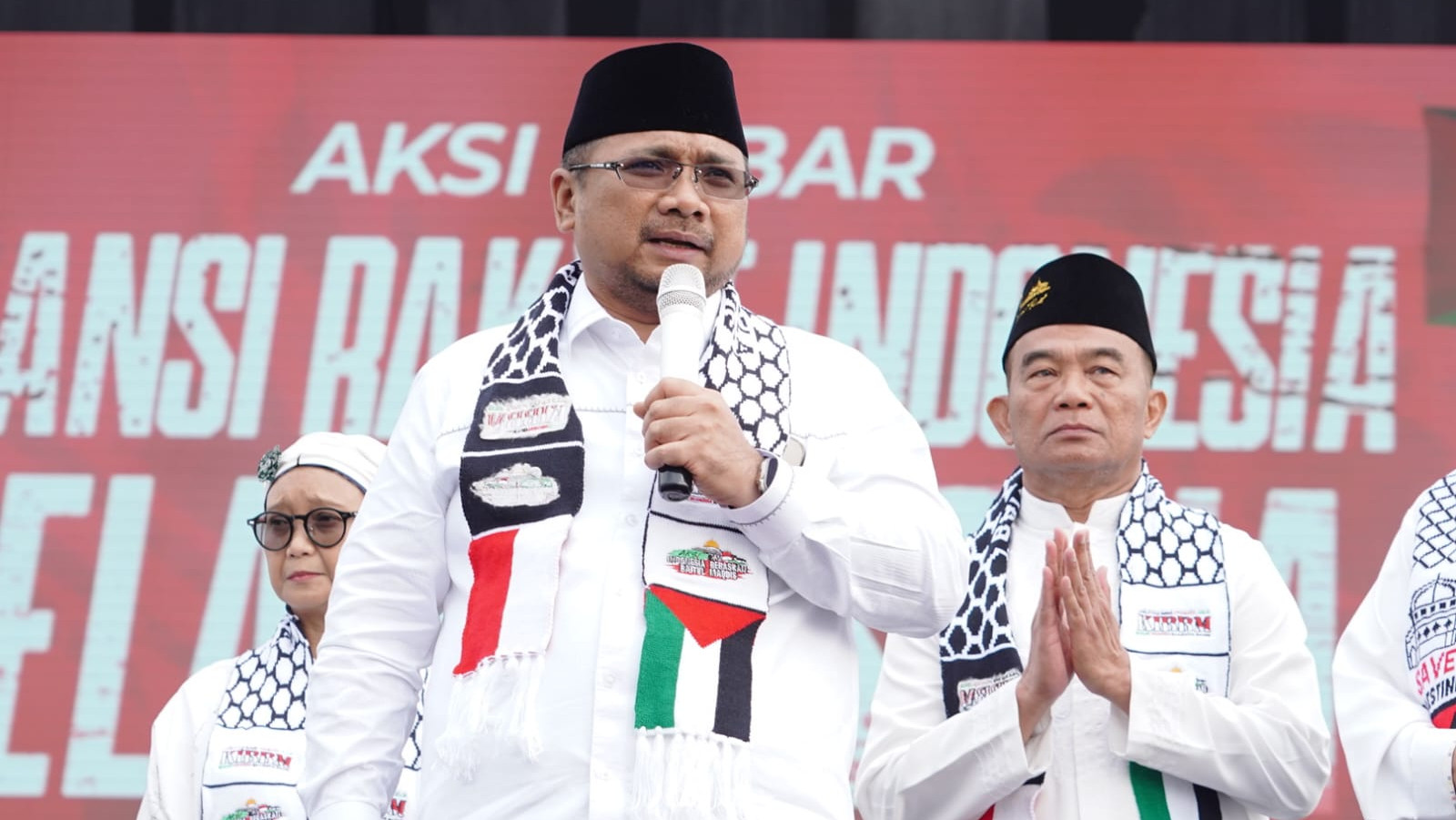 Menag menyampaikan orasi dalam Aksi Akbar Aliansi Rakyat Indonesia Bela Palestina di Monas, Jakarta, Minggu (5/11/2023).