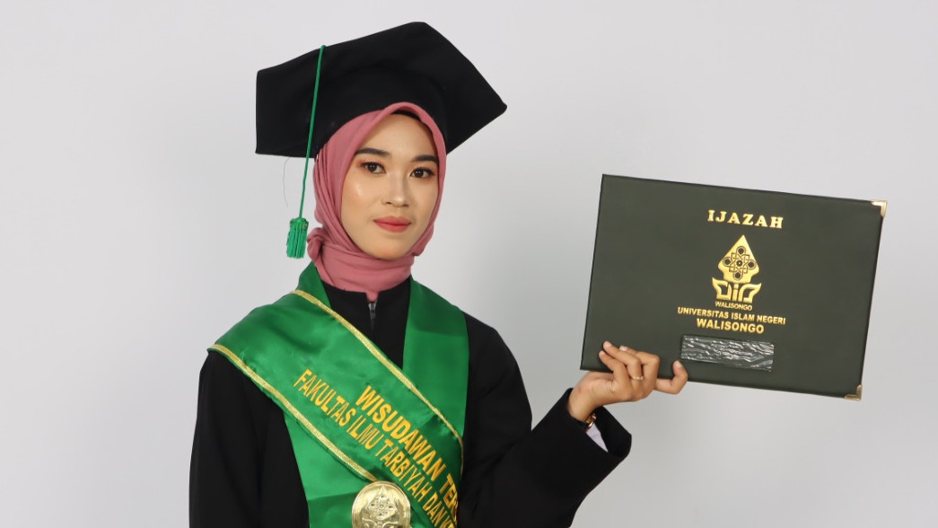Nilal Muna Fatmawati, wisudawan terbaik Prodi Pendidikan Islam Anak Usia Dini FITK UIN Walisongo