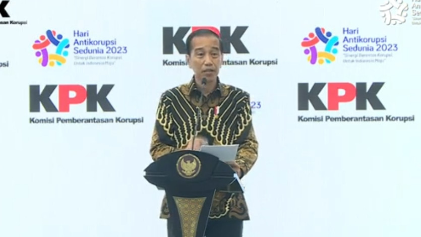 Presiden RI Joko Widodo membuka acara peringatan Hakordia 2023 di Istora Senayan, Jakarta (12/12/2023)