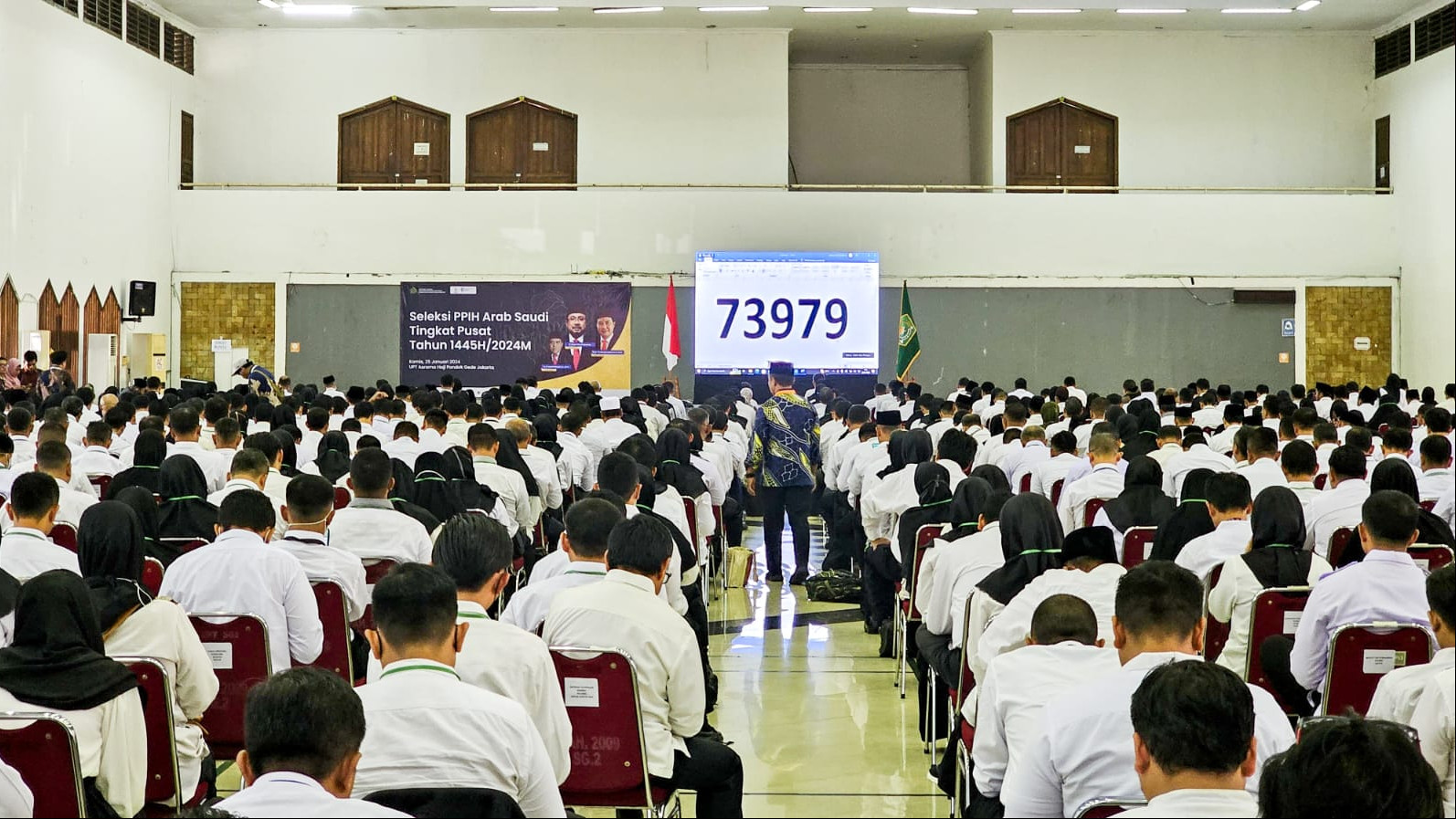 Ribuan peserta mengikuti seleksi  PPIH Arab Saudi di Asrama Haji Pondok Gede, Jakarta Timur, Kamis (25/1/2024).