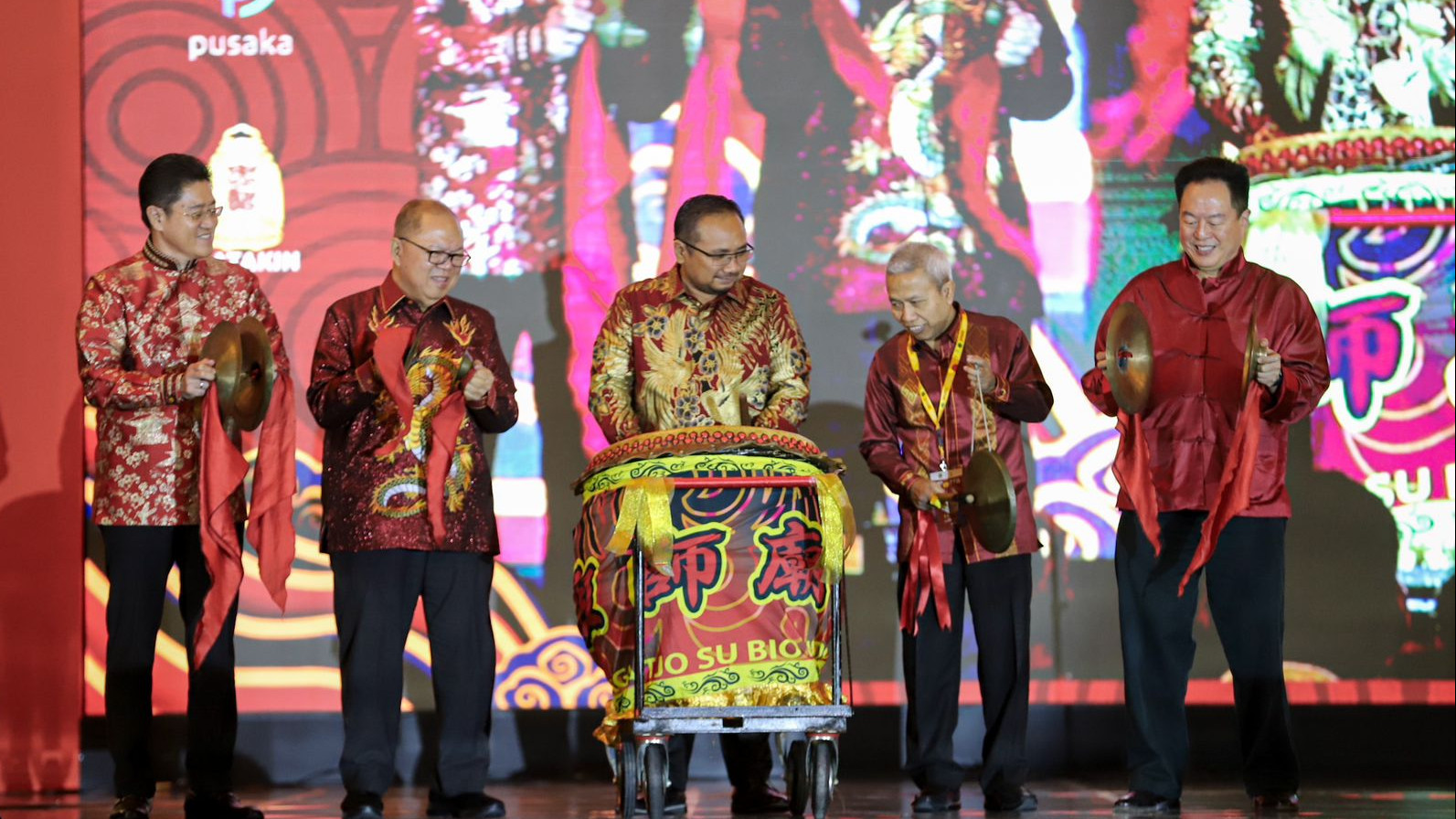 Menag membuka Imlek Nasional 2575 Khongzili di Gedung Samudera, Jakarta pada Senin (13/2/2024).