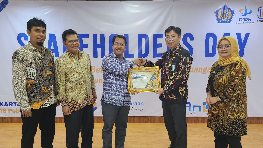 Itjen Kemenag menerima penghargaan Indikator Kinerja Pelaksanaan Anggaran (IKPA) dari KPPN Jakarta IV.